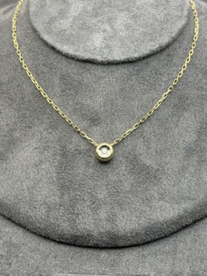 Փոքրիկ կախազարդ